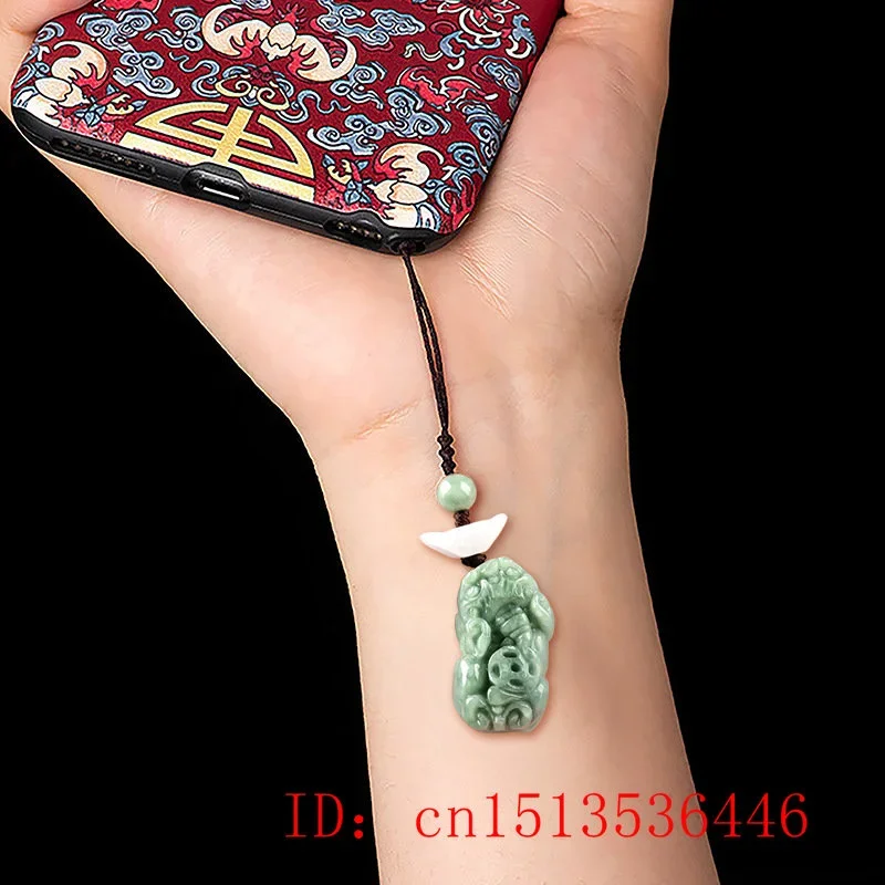 Burmese Emerald Pixiu Yuanbao  - đánh giá và giá Men Accessories Chain